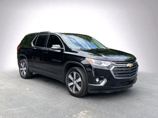Mosaic Black Metallic 2020 Chevrolet Traverse LT Leather