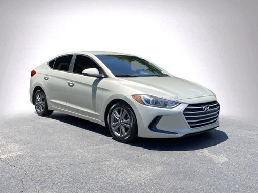 Mineral Beige 2017 Hyundai ELANTRA SE