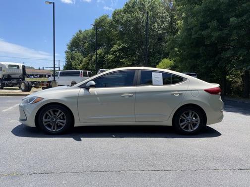 Mineral Beige 2017 Hyundai ELANTRA SE