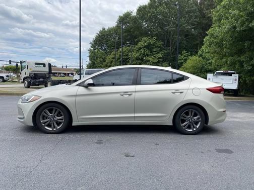 Mineral Beige 2017 Hyundai ELANTRA SE