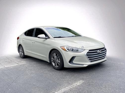 Mineral Beige 2017 Hyundai ELANTRA SE