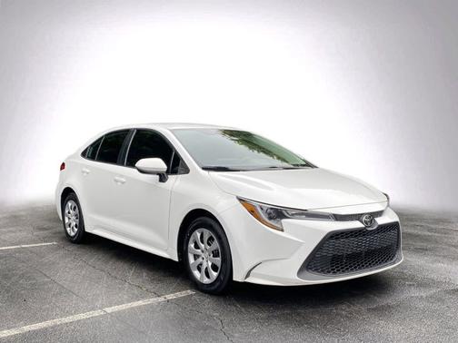 Super White 2021 Toyota Corolla LE