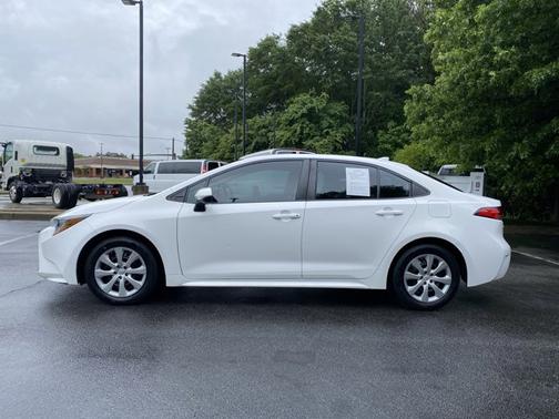Super White 2021 Toyota Corolla LE
