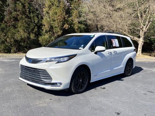 2021 Toyota Sienna XLE