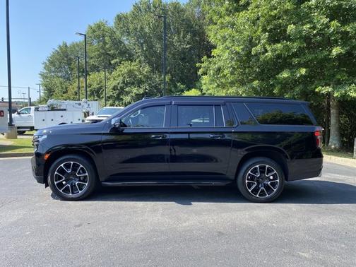 2023 Chevrolet Suburban RST