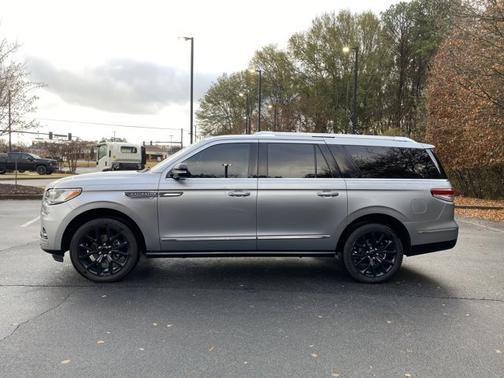 2022 Lincoln Navigator L Reserve