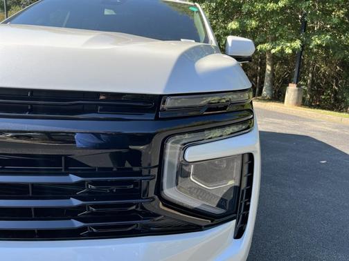 2025 Chevrolet Suburban RST