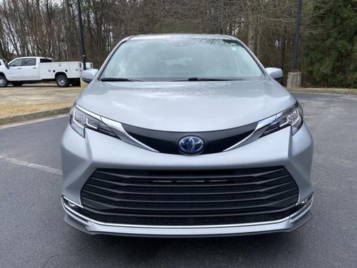2022 Toyota Sienna XLE