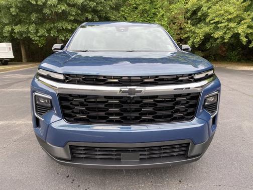 Lakeshore Blue Metallic 2026 Chevrolet Traverse FWD LT