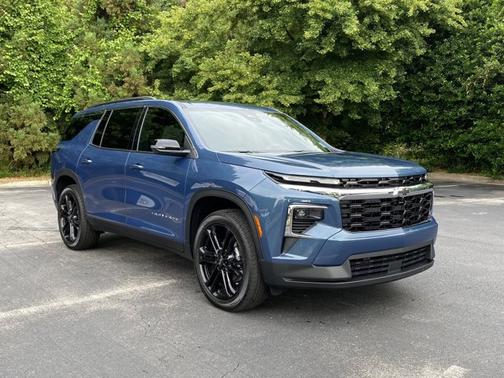 Lakeshore Blue Metallic 2026 Chevrolet Traverse FWD LT