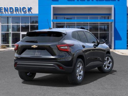 2025 Chevrolet Trax LS