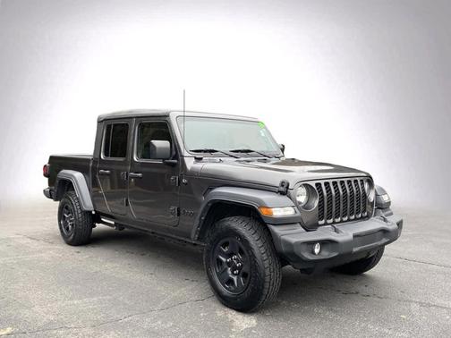 2022 Jeep Gladiator Sport