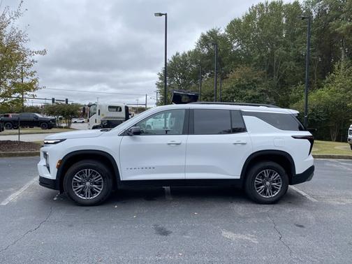 2025 Chevrolet Traverse FWD LT