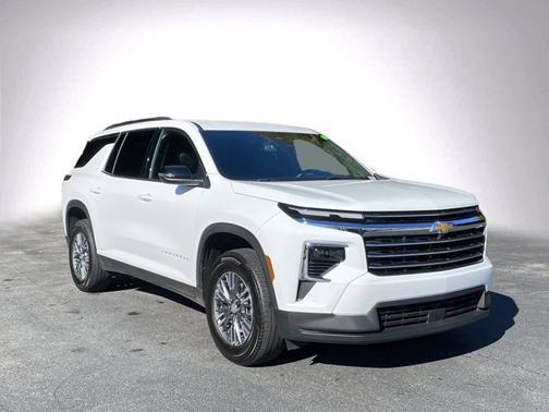 2025 Chevrolet Traverse FWD LT