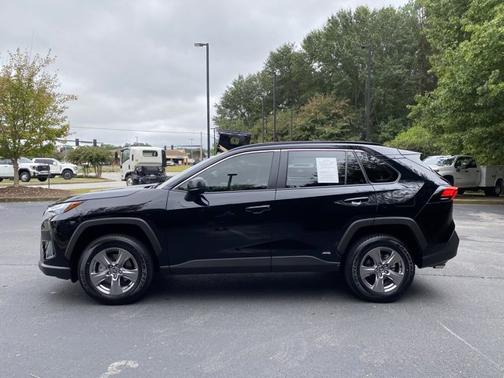 2025 Toyota RAV4 Hybrid LE