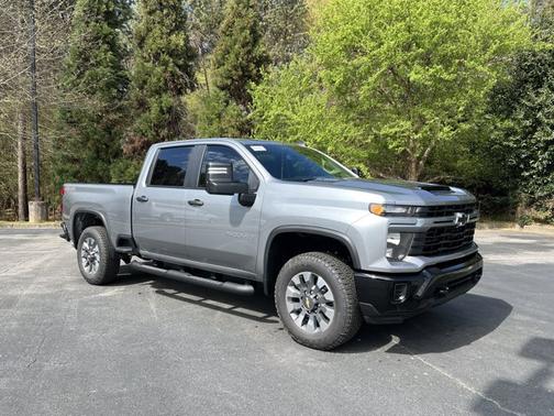 Sterling Gray Metallic 2026 Chevrolet Silverado 2500 Custom