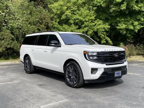 Star White Metallic Tri-Coat 2025 Ford Expedition Max Platinum