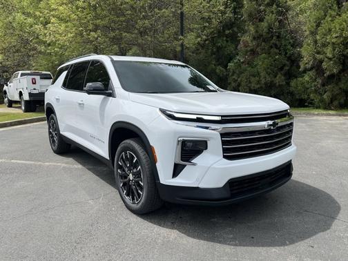 2025 Chevrolet Traverse FWD LT