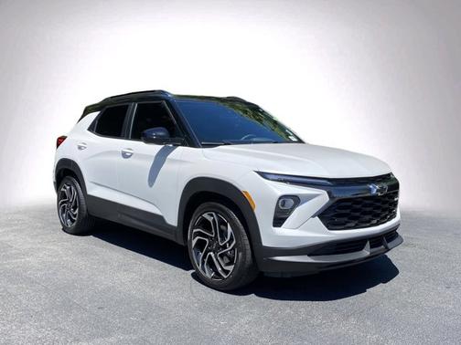 Iridescent Pearl Tricoat 2025 Chevrolet Trailblazer RS