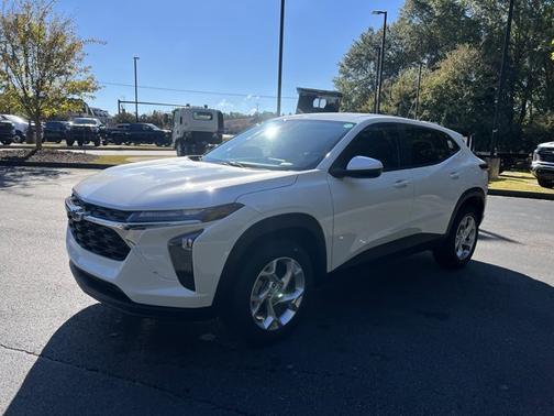 2026 Chevrolet Trax LS