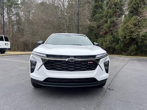 Summit White 2026 Chevrolet Trax 2RS