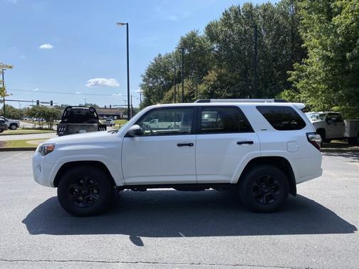2022 Toyota 4Runner SR5