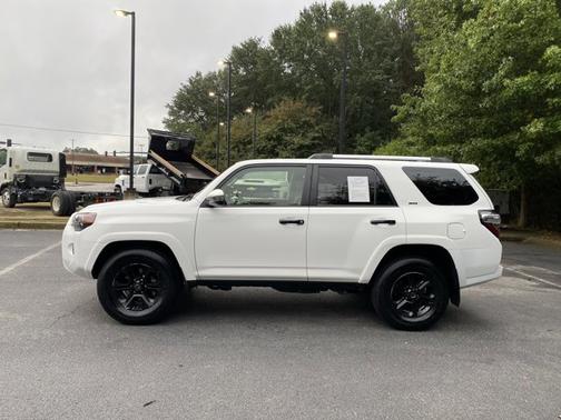 2022 Toyota 4Runner SR5