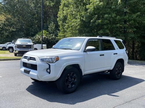 2022 Toyota 4Runner SR5