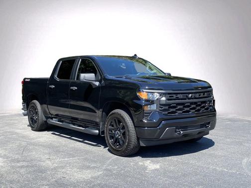 Black 2025 Chevrolet Silverado 1500 Custom