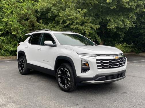Summit White 2026 Chevrolet Equinox FWD LT