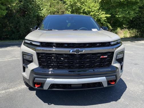 Sandstone Gray 2026 Chevrolet Traverse AWD Z71