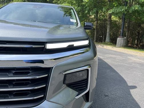 2025 Chevrolet Traverse FWD LT