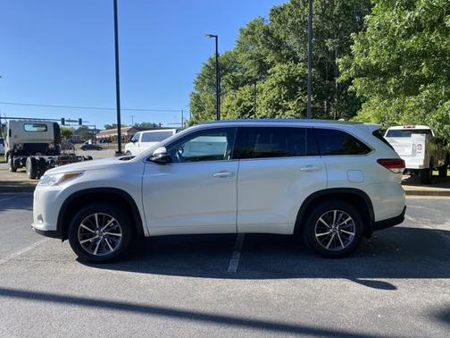 Blizzard Pearl 2017 Toyota Highlander XLE