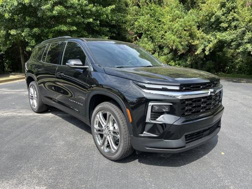 2025 Chevrolet Traverse FWD LT