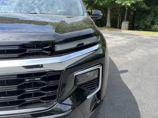 2025 Chevrolet Traverse FWD LT