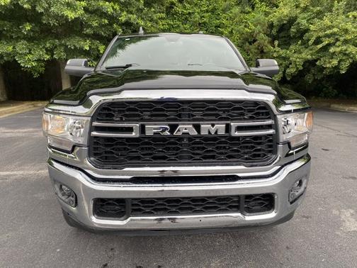 Diamond Black Crystal Pearlcoat 2022 RAM 2500 Tradesman