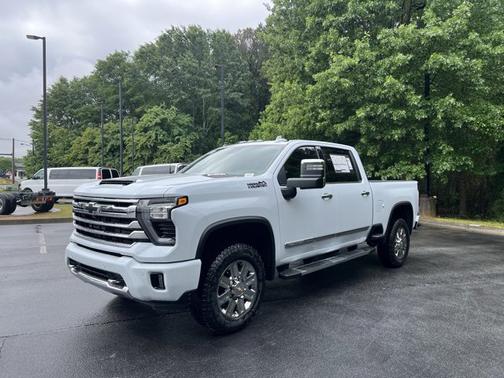 Polar White Tricoat 2026 Chevrolet Silverado 2500 High Country