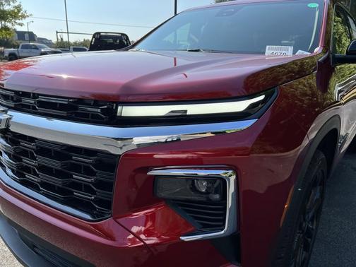 2026 Chevrolet Traverse FWD LT