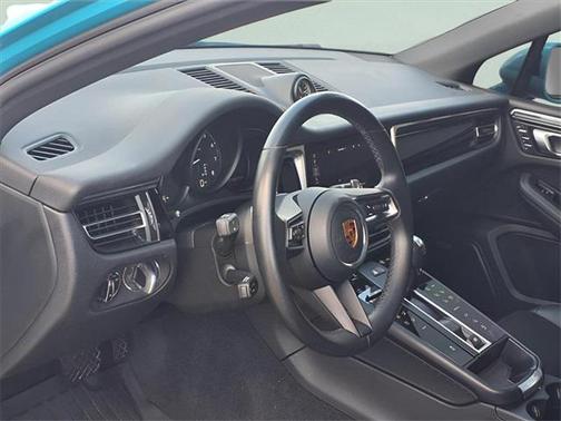 2022 Porsche Macan Base