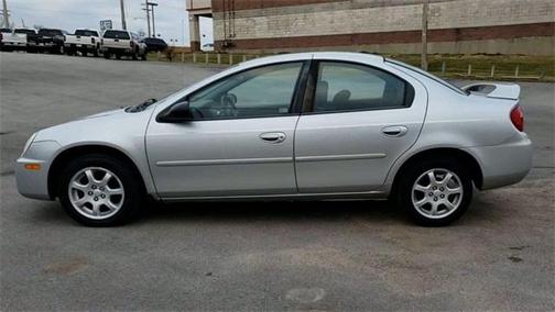Photo 5 of 38 of 2004 Dodge Neon SXT