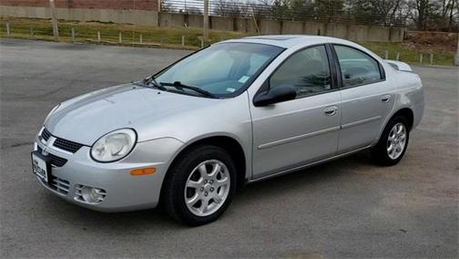 Photo 4 of 38 of 2004 Dodge Neon SXT