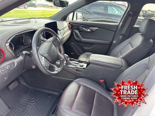 Iridescent Pearl Tricoat 2023 Chevrolet Blazer RS
