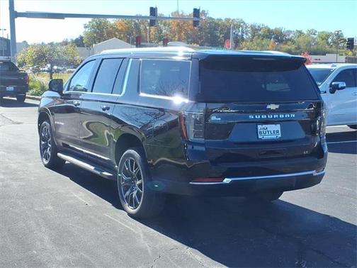 2026 Chevrolet Suburban LT