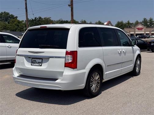 2015 Chrysler Town & Country Touring-L