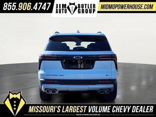 Polar White Tricoat 2026 Chevrolet Traverse AWD Z71