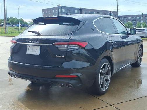 Nero Ribelle Metallic 2023 Maserati Levante Modena