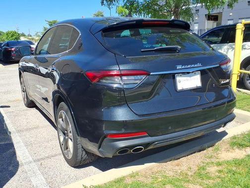 Nero Ribelle Metallic 2023 Maserati Levante Modena