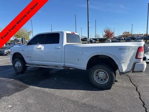 2022 RAM 3500 Big Horn Crew Cab 4x4 8' Box