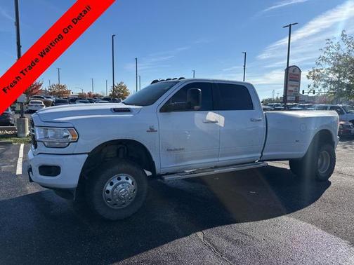 2022 RAM 3500 Big Horn Crew Cab 4x4 8' Box