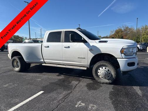 2022 RAM 3500 Big Horn Crew Cab 4x4 8' Box